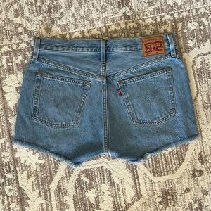 ❗️💲CLOSEOUT SALE: $5 💲❗️- Levi’s 501 Button Fly Denim Shorts